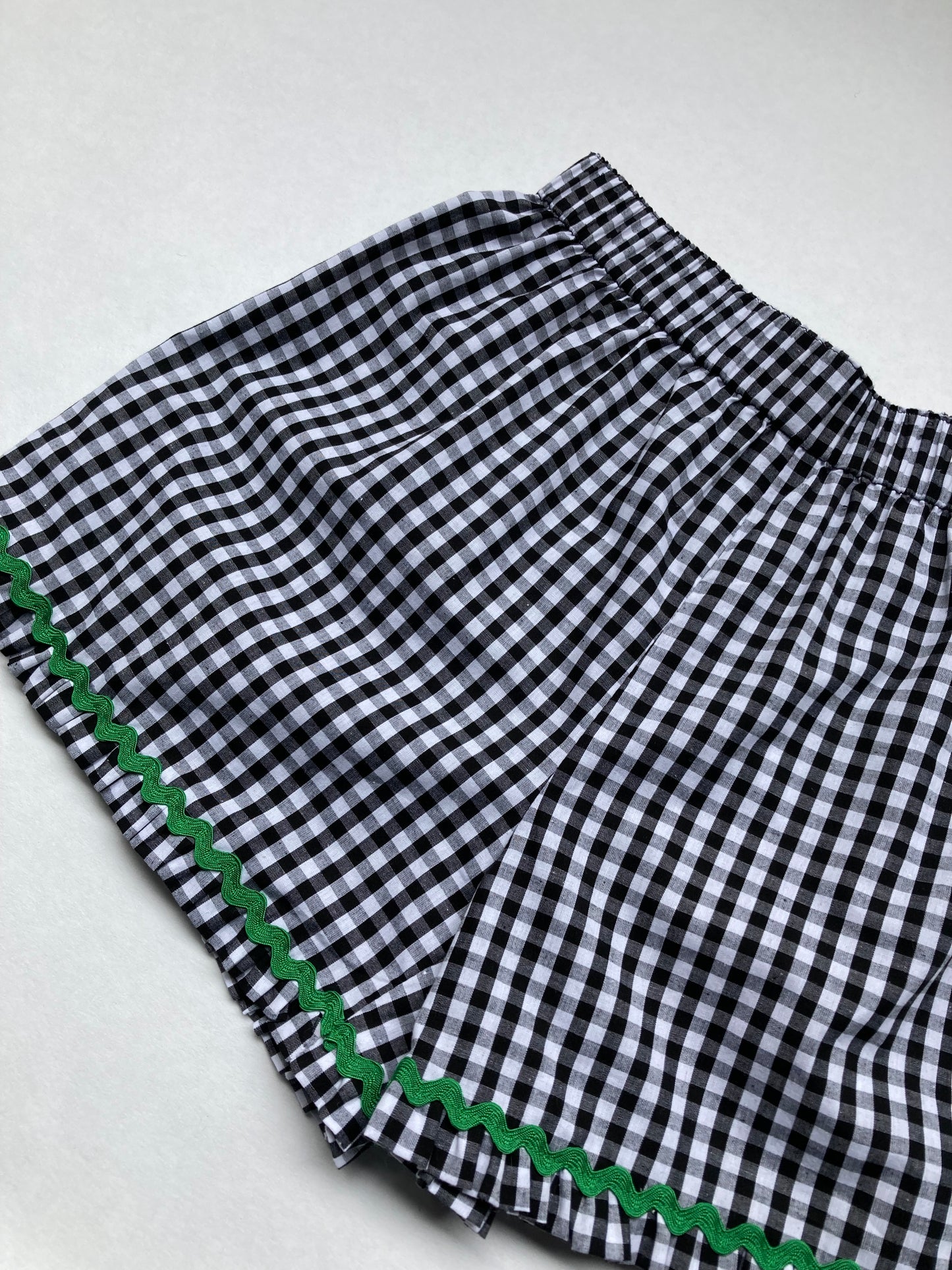 Frill shorts in Black Gingham