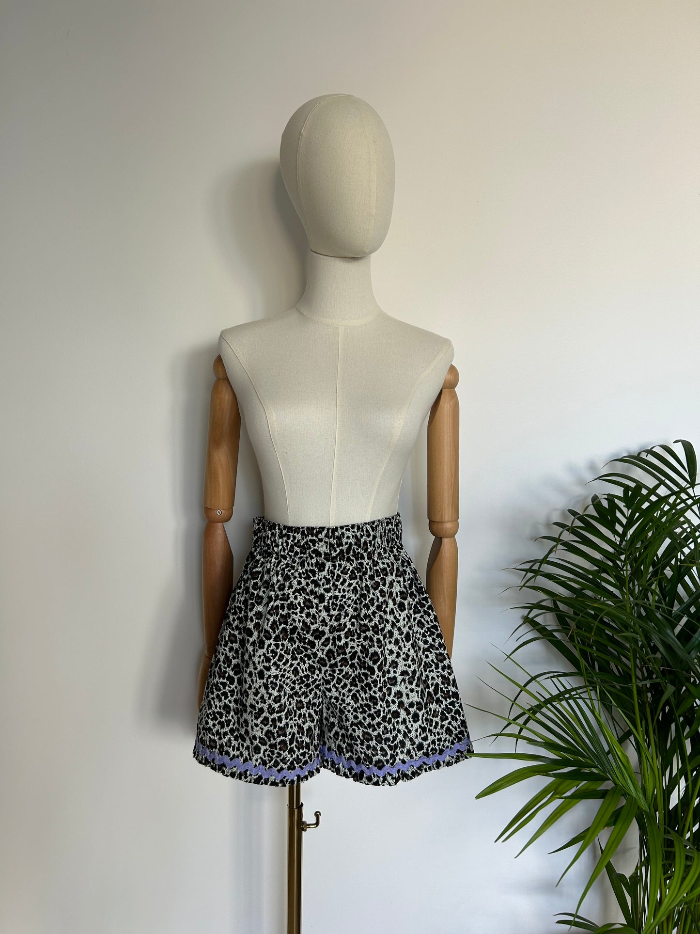 Frill shorts in Leopard Print