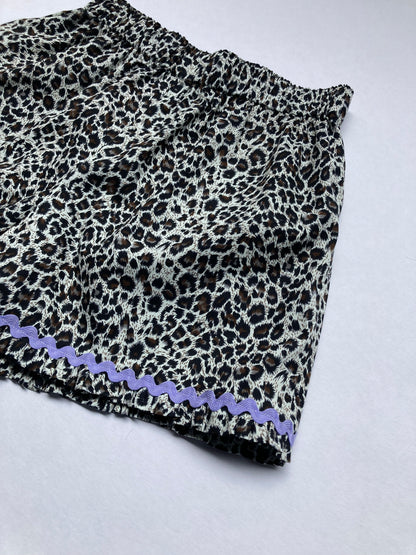 Frill shorts in Leopard Print